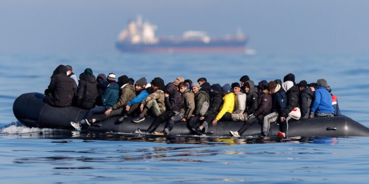 Yvette Cooper: 'Il saldo migratorio deve diminuire'