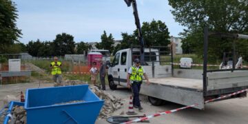 Dipendente 47enne di una ditta privata schiacciato da furgone
