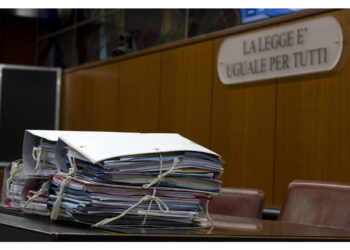Accusato di esercizio abusivo di professione medica