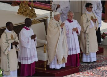 Usa l'aggettivo "martoriata" come Francesco