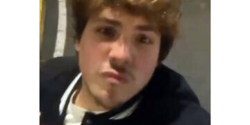 'Vedere che chattava con un altro lo ha sconvolto