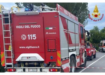 Conducente della seconda vettura si è dato alla fuga