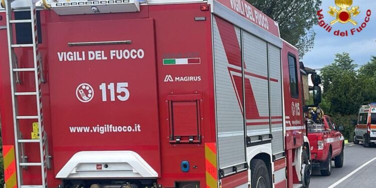 Conducente della seconda vettura si è dato alla fuga