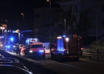 Con lui viaggiava una donna 30enne ricoverata in codice rosso