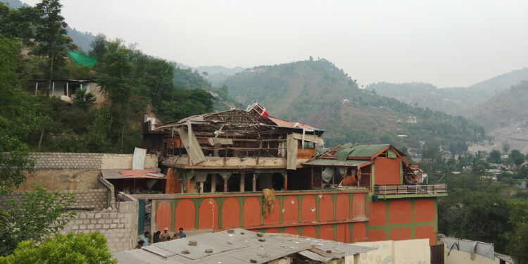 Tre vittime al confine col Kashmir nella risposta di Islamabad