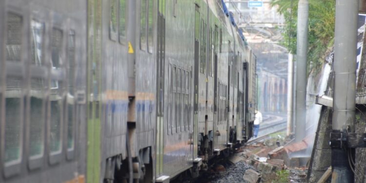 I passeggeri hanno raggiunto la stazione a piedi