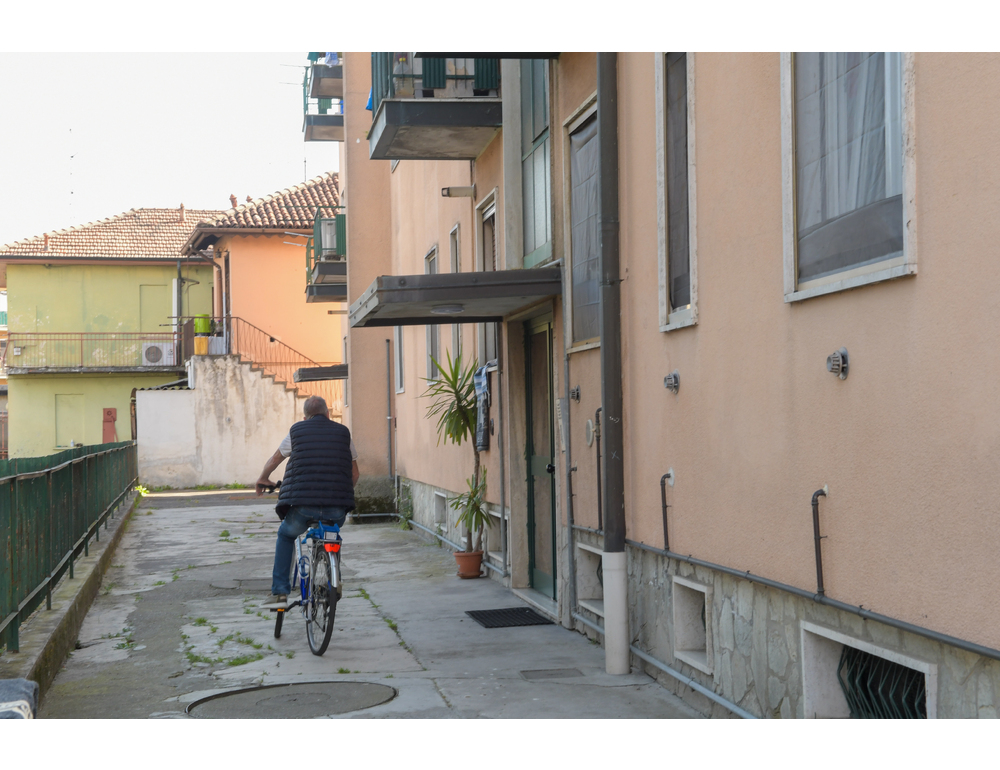 La bimba al padre che ha ucciso la madre, ‘papà no!’