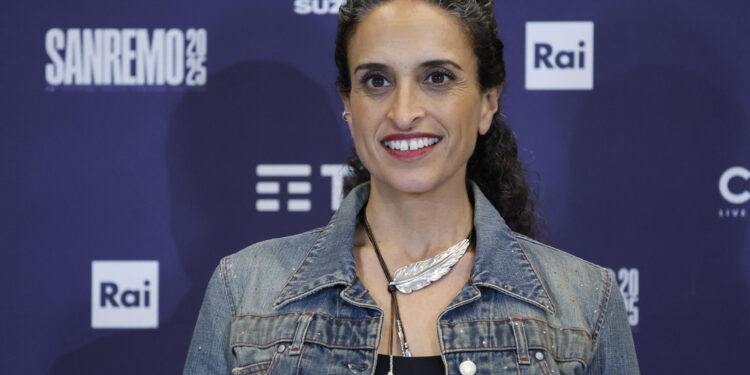 'Non mi piacciono gli slogan. Io sto con la pace'