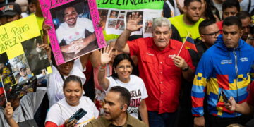 I genitori della bambina erano stati deportati in El Salvador