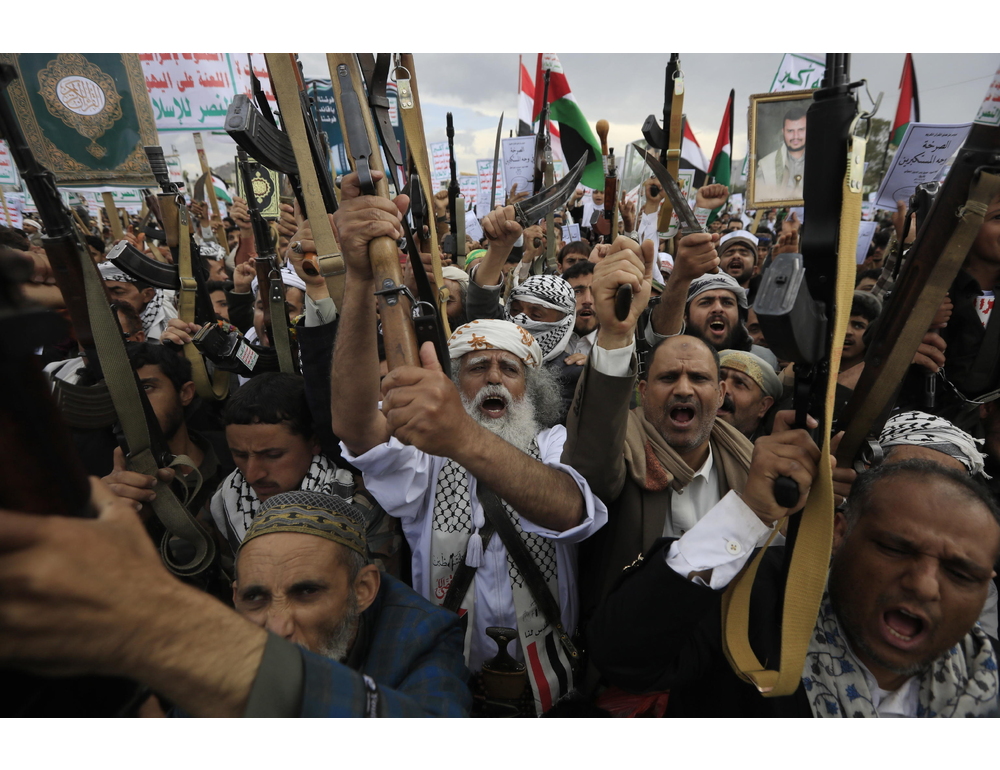 Media Houthi, 2 morti e 42 feriti nell’attacco israeliano