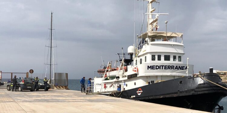 Sono accusati di favoreggiamento dell'immigrazione clandestina