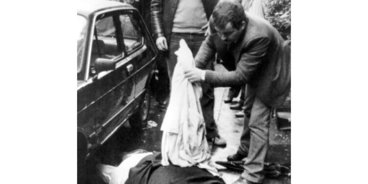 Commemorazione nella via dove è stato assassinato 45 anni fa