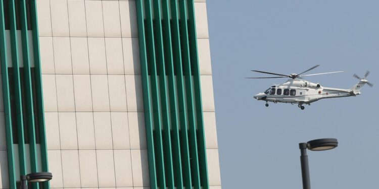 Era salito sul mezzo di un conoscente per fare un giro con amica