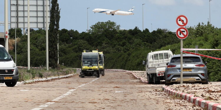 Video del premier israeliano dopo il missile sull'aeroporto