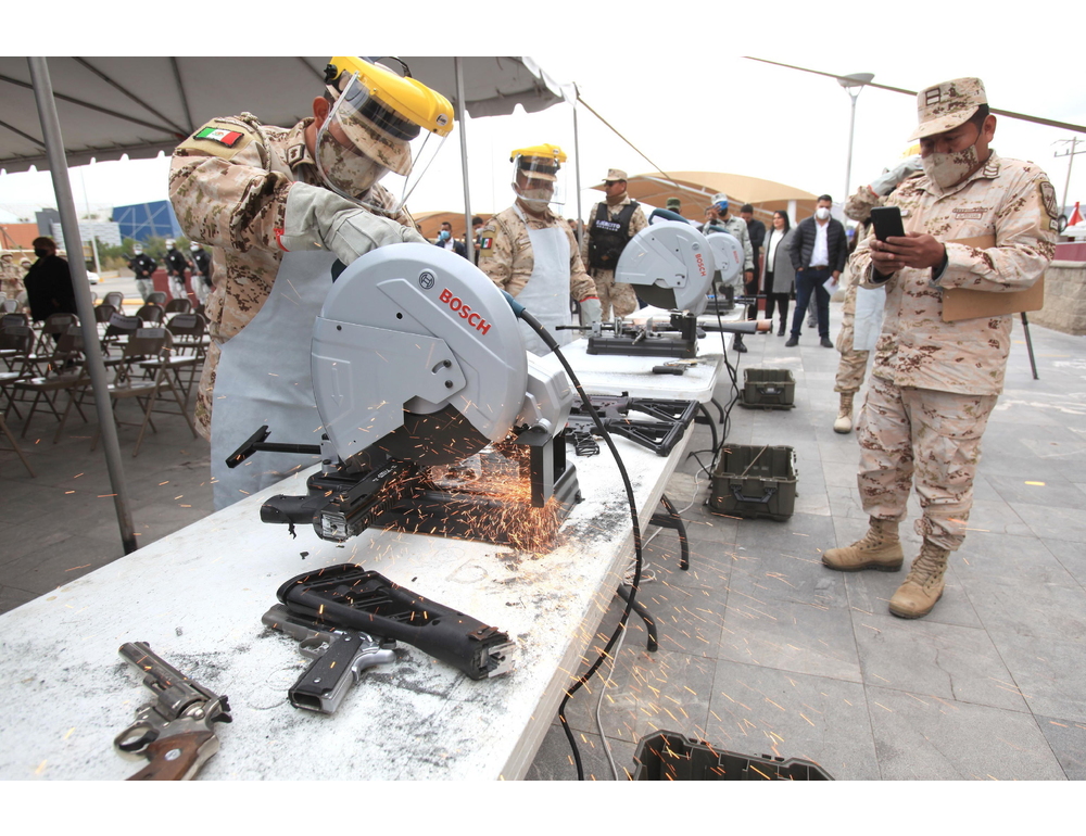 Ogni anno entrano in Messico almeno 250mila armi illegali