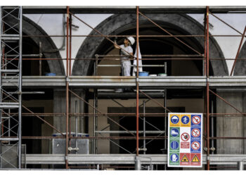 Incidente in cantiere edile nel Ravennate