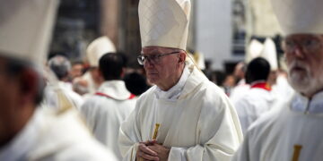 Segretario di Stato conferma allarme per finanze vaticane