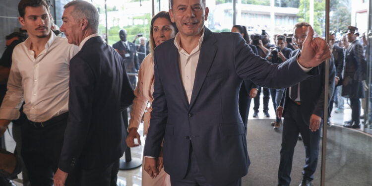 Alleanza democratica tra 29%-34%