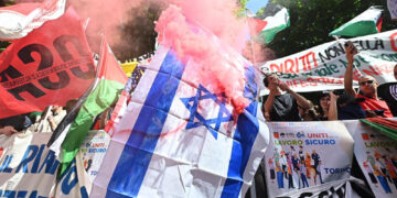 Azione degli antagonisti dal palco