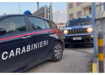 Nel Napoletano. Tra i destinatari anche la sindaca dimissionaria