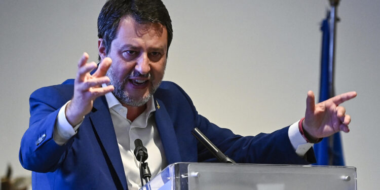 "Non infileremo la testa nel cappio