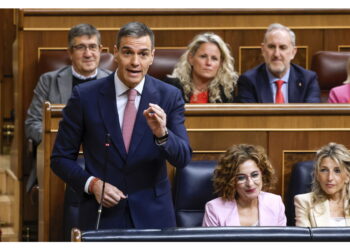 Il premier in replica al leader Pp in question time al Congresso