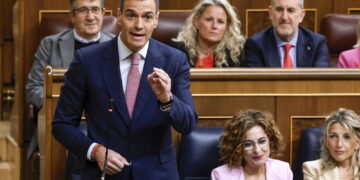 Il premier in replica al leader Pp in question time al Congresso