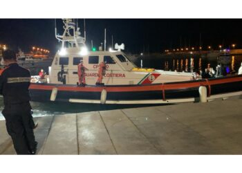 Erano a bordo di una barca soccorsa a 150 miglia dalla costa