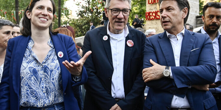 'Non si può continuare a morire di lavoro o di stage'