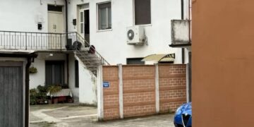 Blitz anche nella casa dei genitori