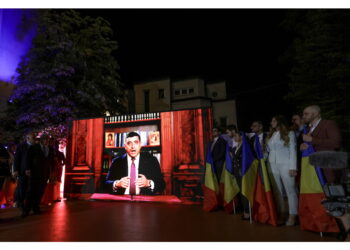 Candidato filo-Ue Antonescu