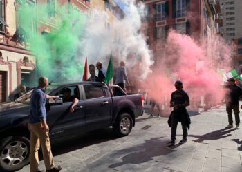 400 neofascisti e 5mila antifascisti divisi da cordone polizia