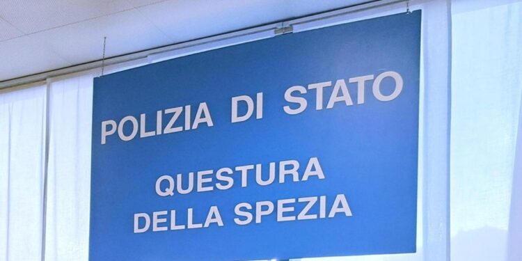 Invito a trovare "soluzioni alternative" da Questura Spezia