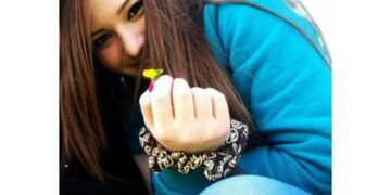 Melissa Bassi aveva 16 anni. Alla cerimonia oggi i genitori