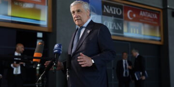 'Mi auguro che la nostra sinistra prenda le distanze'