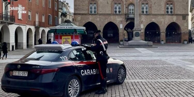 Un 45enne ferito con un'arma da taglio