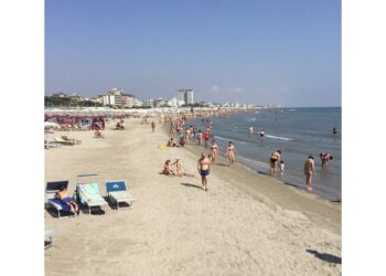 E' successo in mattinata davanti agli occhi degli altri bagnanti
