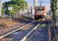 Attraversava i binari