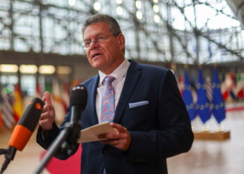 La telefonata tra Sefcovic e i due negoziatori americani