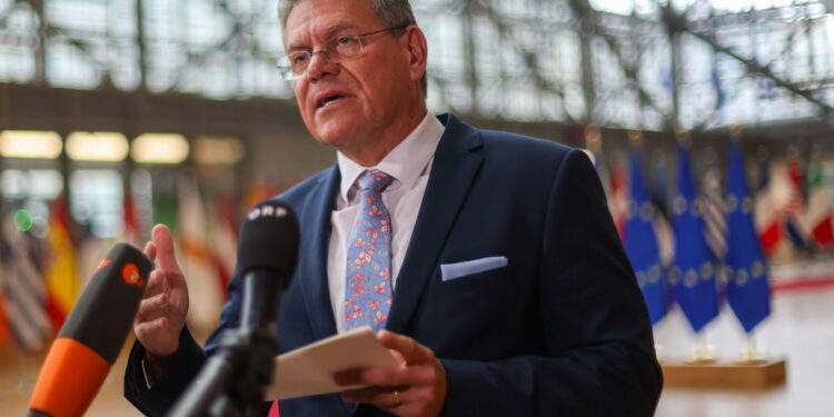 La telefonata tra Sefcovic e i due negoziatori americani