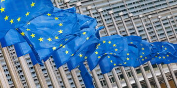 'Profondo rammarico per la scelta di alzare le tariffe al 50%'