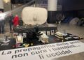 A Cagliari donne in lutto piangono davanti a bare bimbi Gaza
