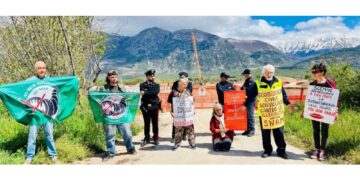 Attivisti avevano tenuto sit-in davanti cantiere a Sulmona