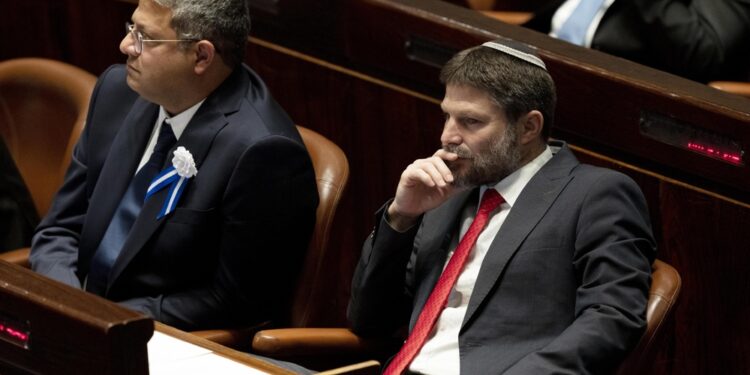 'Il procuratore Khan li stava preparando prima del suo congedo'