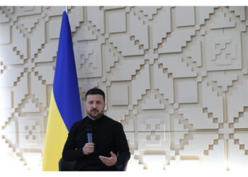 Il presidente ucraino rilancia l'invito a Putin