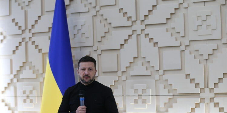 Il presidente ucraino rilancia l'invito a Putin