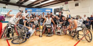 La Briantea festeggia lo scudetto conquistato a Porto Torres (foto Vezzoli)