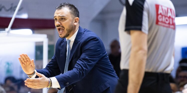 Nicola Brienza, tecnico di Cantù