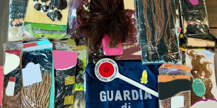 parrucche ed extension sequestrate dalla guardia di finanza