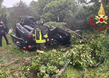 Auto fuori strada Fenegrò